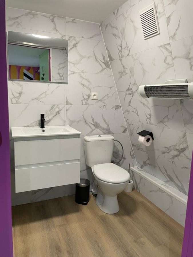 Capsule Forever Young - Jacuzzi - Sauna - Billard - Arcade De Jeux - Netflix & Home Cinema - Ping Pong Hastiere-par-dela Exterior foto