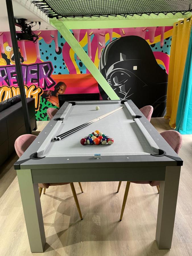 Capsule Forever Young - Jacuzzi - Sauna - Billard - Arcade De Jeux - Netflix & Home Cinema - Ping Pong Hastiere-par-dela Exterior foto
