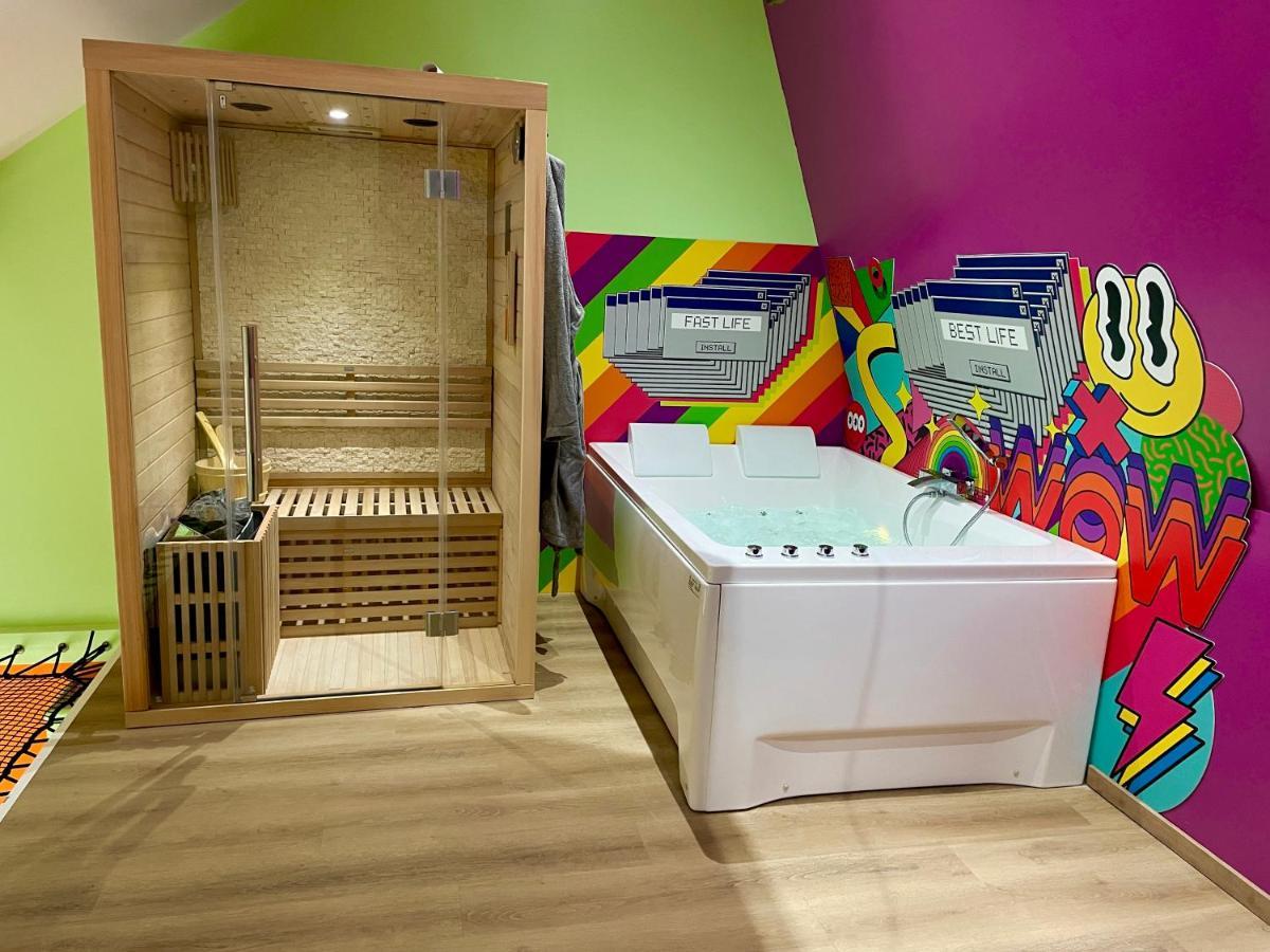 Capsule Forever Young - Jacuzzi - Sauna - Billard - Arcade De Jeux - Netflix & Home Cinema - Ping Pong Hastiere-par-dela Exterior foto